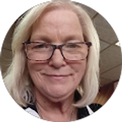 Profile photo of Eva Robbins