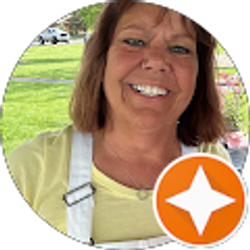 Profile photo of RhondaLee Hinkle