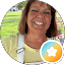 Profile photo of RhondaLee Hinkle