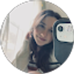 Profile photo of Hannah Lang