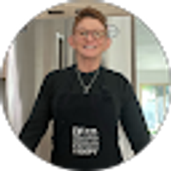 Profile photo of Lisa Schoenberg