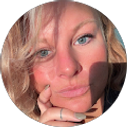 Profile photo of Ashley Peterman