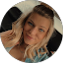 Profile photo of Liz Crews