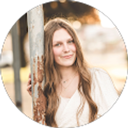 Profile photo of chloe simonson