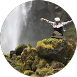 Profile photo of Tia Kraus