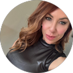 Profile photo of Amanda Mayton