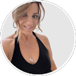 Profile photo of Karla Weil