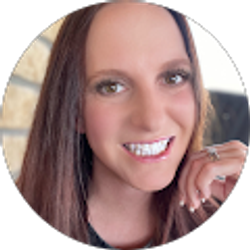 Profile photo of Scarlet Bird