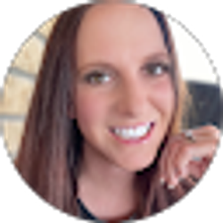 Profile photo of Scarlet Bird