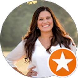 Profile photo of Lauren Damewood