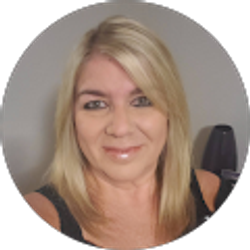 Profile photo of Debbie Stueben