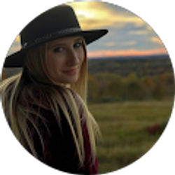 Profile photo of Cadence Holtz