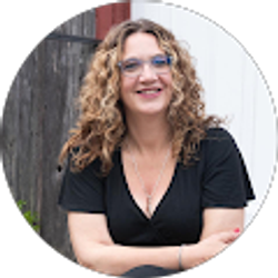 Profile photo of Lorie Sauer