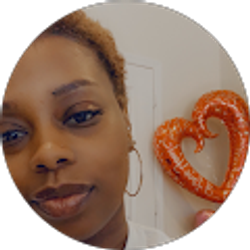 Profile photo of Rae Horton