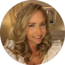 Profile photo of Laurie Elizabeth