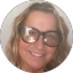 Profile photo of Angela Smirz