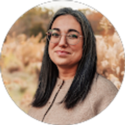 Profile photo of Lauren Cavileer