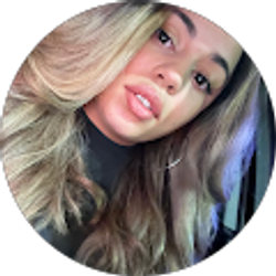 Profile photo of Stephanie Diaz