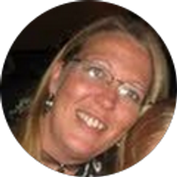 Profile photo of Leslie Arnold