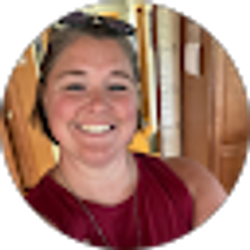 Profile photo of Lindsay Carr