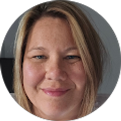 Profile photo of Lisa Knippen