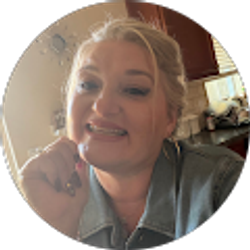 Profile photo of Leah Robles