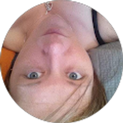 Profile photo of Amanda Shelton