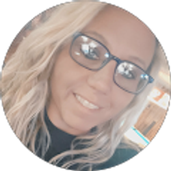 Profile photo of holly meyers