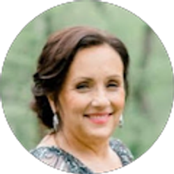 Profile photo of Lisa Curry