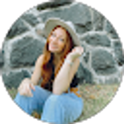Profile photo of Julia Christine