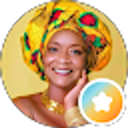 Profile photo of Carolyn Straughn