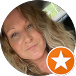 Profile photo of Nikki Dennis