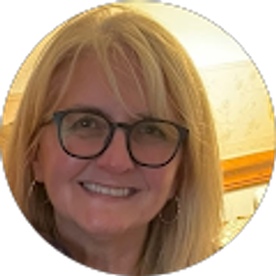 Profile photo of shelley elton