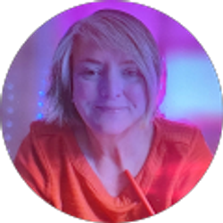 Profile photo of Jennifer Curtis