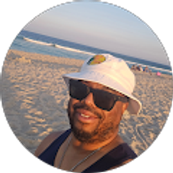 Profile photo of Darren Robinson