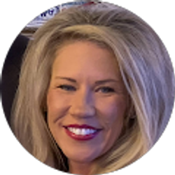 Profile photo of Robyn Peters