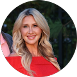 Profile photo of Jeniffer Holland