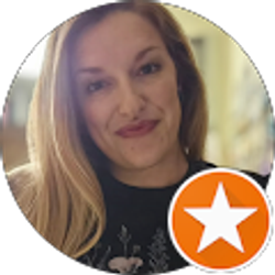 Profile photo of Ashley Holt