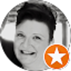 Profile photo of Holly Melville