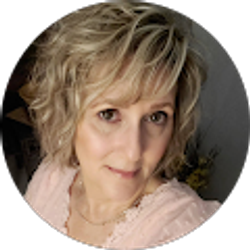 Profile photo of Angela Oravetz