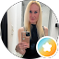 Profile photo of Sara Corn