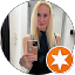 Profile photo of Sara Corn