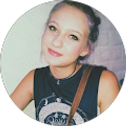 Profile photo of Leanne Larson