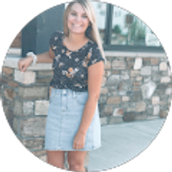 Profile photo of Victoria Lang