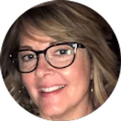 Profile photo of Holly Ellis