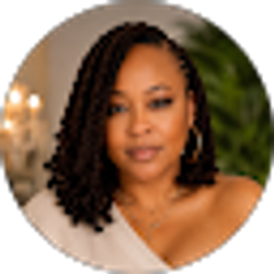 Profile photo of Naomi Powell