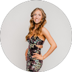 Profile photo of Chloe Ray