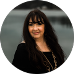 Profile photo of Janna Calhoun