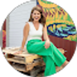 Profile photo of Lindsey Reed