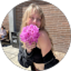 Profile photo of Bella Luoma